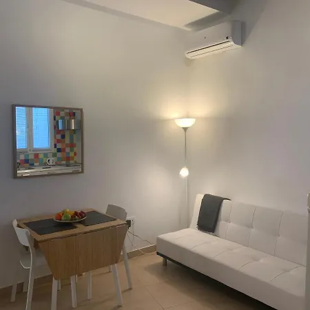 Alvarez 7 *